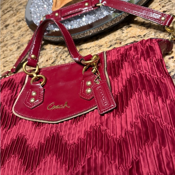 🍒 Coach Ashley Bordeaux Satin & Patent Leather Shoulder Bag Rare - Picture 15 of 16